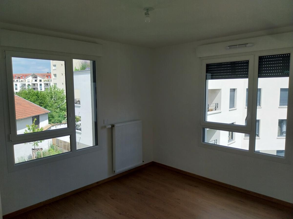 
																																							4 pièces - 
																																						1er étage - 87m² - 1 364,91 € - Photo #3