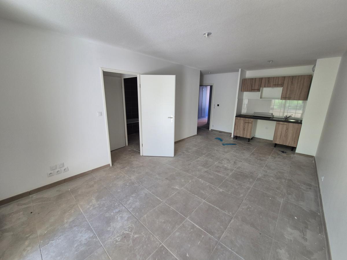 
																			2 pièces - 
																		1er étage - 45m² - 670,97 € - Photo #1