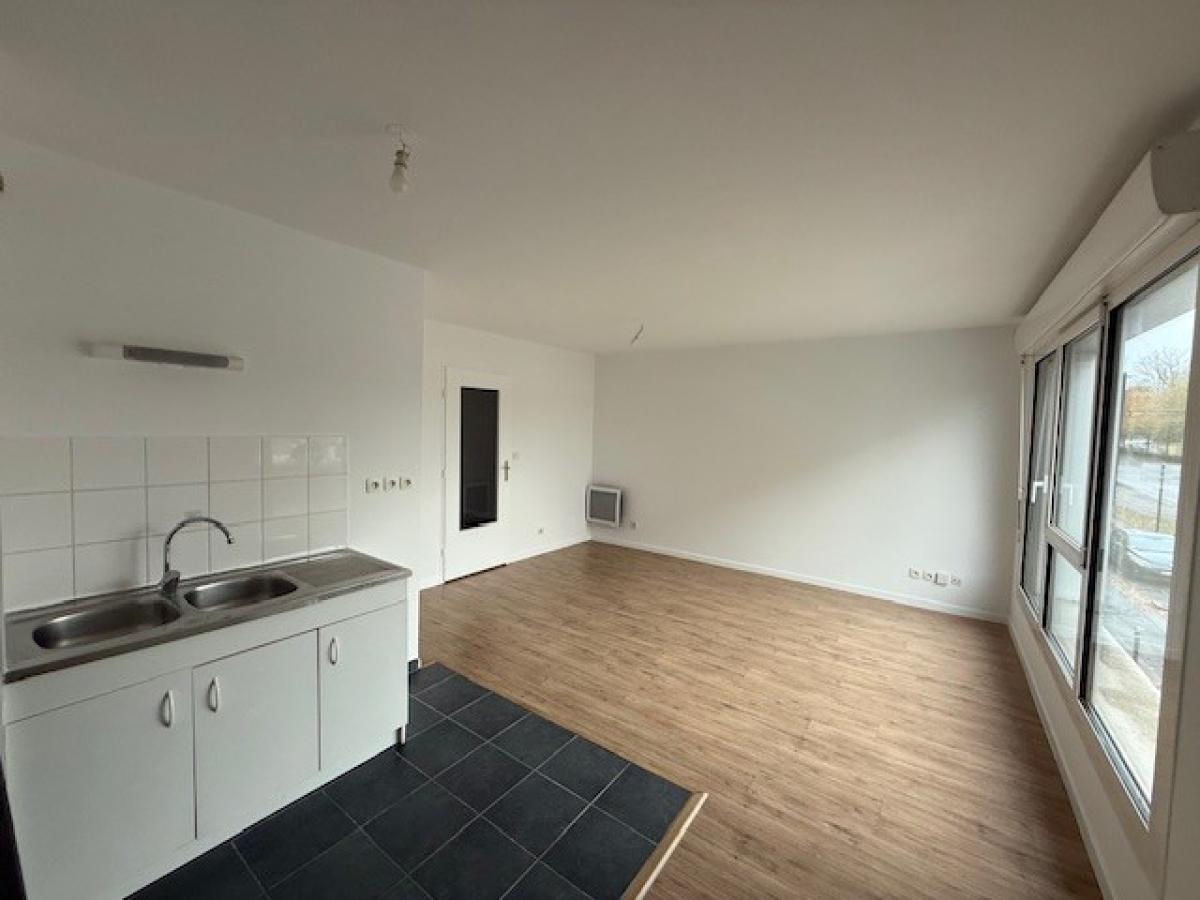 
																			1 pièce - 
																		1er étage - 31m² - 553,96 € - Photo #3