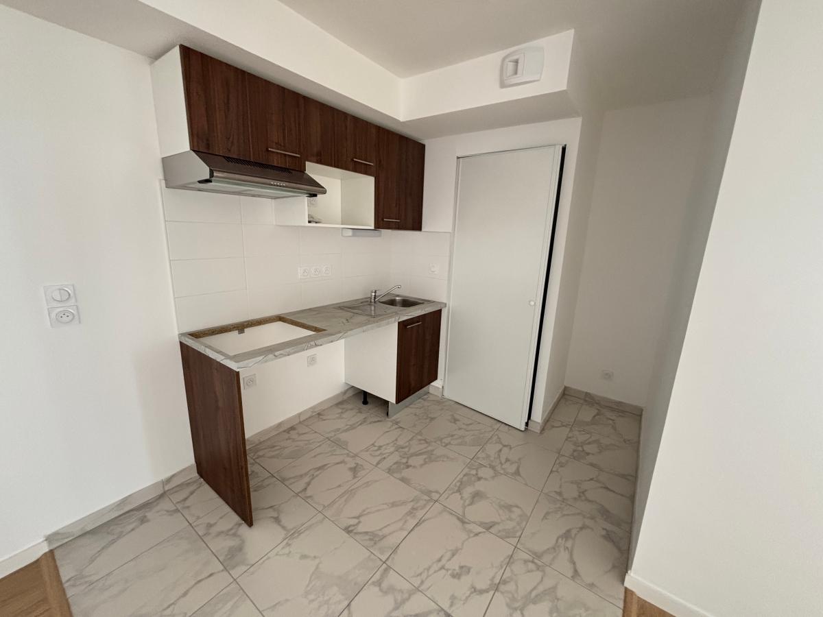 
																			3 pièces - 
																		2ème étage - 62m² - 718,50 € - Photo #3