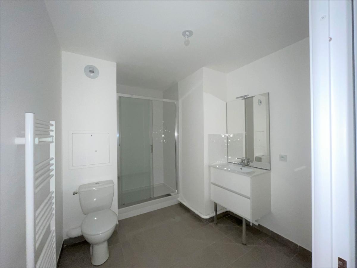 
																																							2 pièces - 
																																						2ème étage - 42m² - 941,45 € - Photo #3