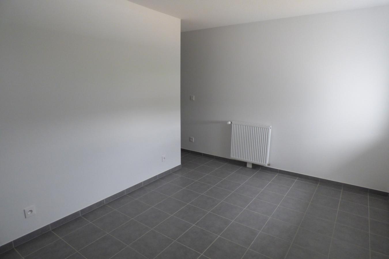3 pièces - 1er étage - 68m² - 866,68 € - Photo #6