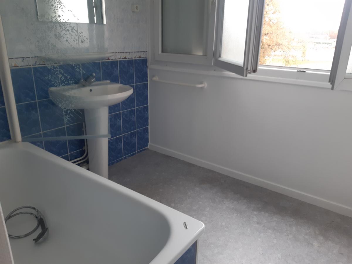 
																																							3 pièces - 
																																						1er étage - 58m² - 753,84 € - Photo #3
