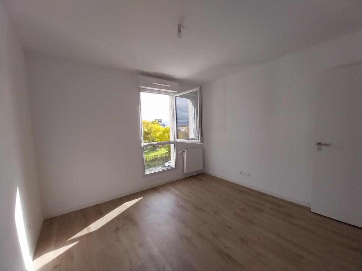 
																																							3 pièces - 
																																						3ème étage - 65m² - 789,32 € - Photo #4