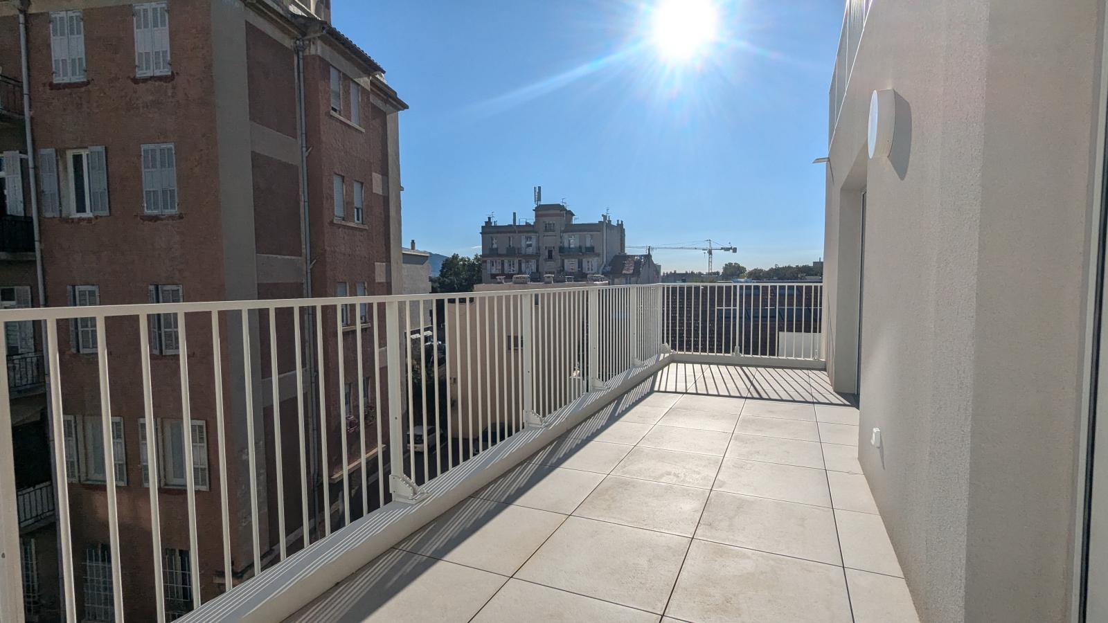 
																																							3 pièces - 
																																						10ème étage - 70m² - 1 195,67 € - Photo #2