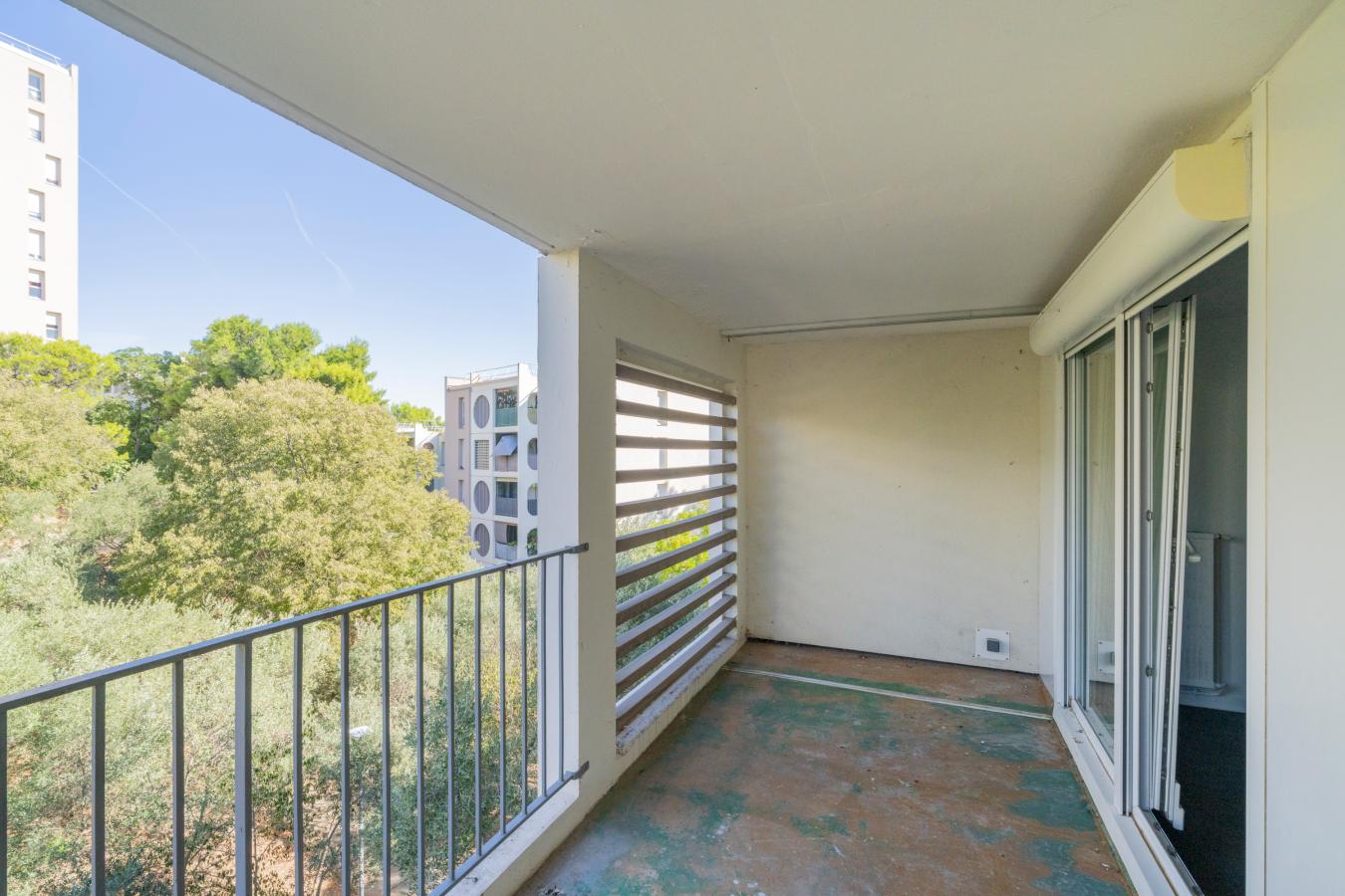 
																																							4 pièces - 
																																						4ème étage - 81m² - 144 700 € - Photo #1