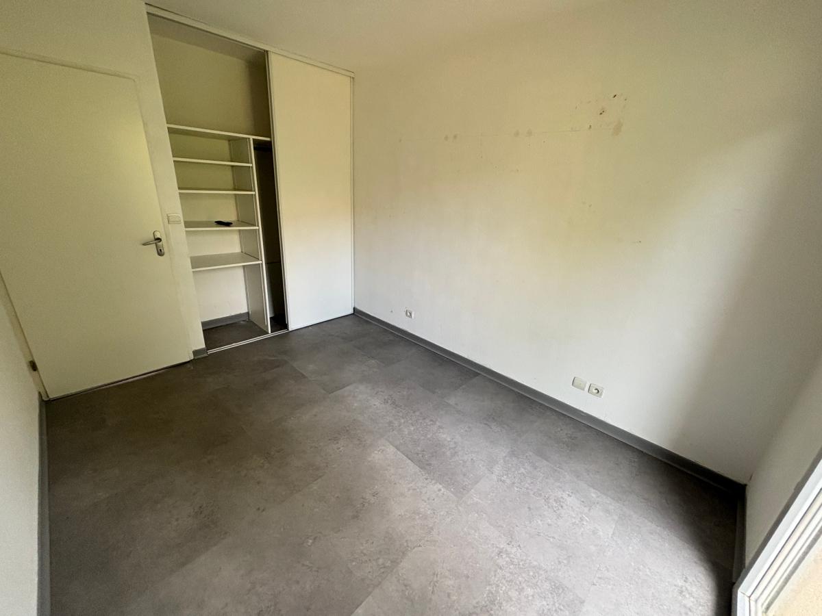 
																																							4 pièces - 
																																						RDC - 84m² - 1 067,11 € - Photo #4