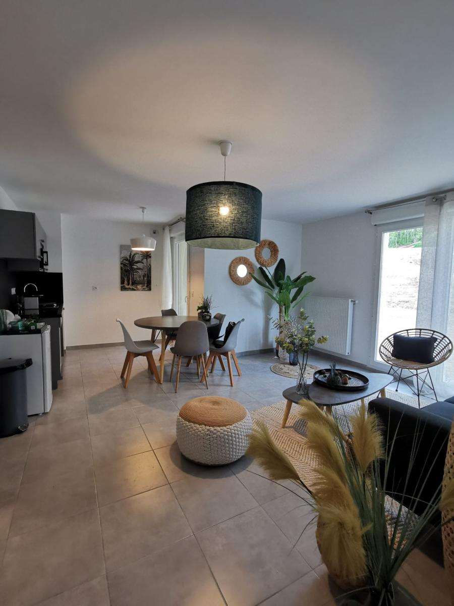 
																			3 pièces - 
																		RDC - 65m² - 804,30 € - Photo #2
