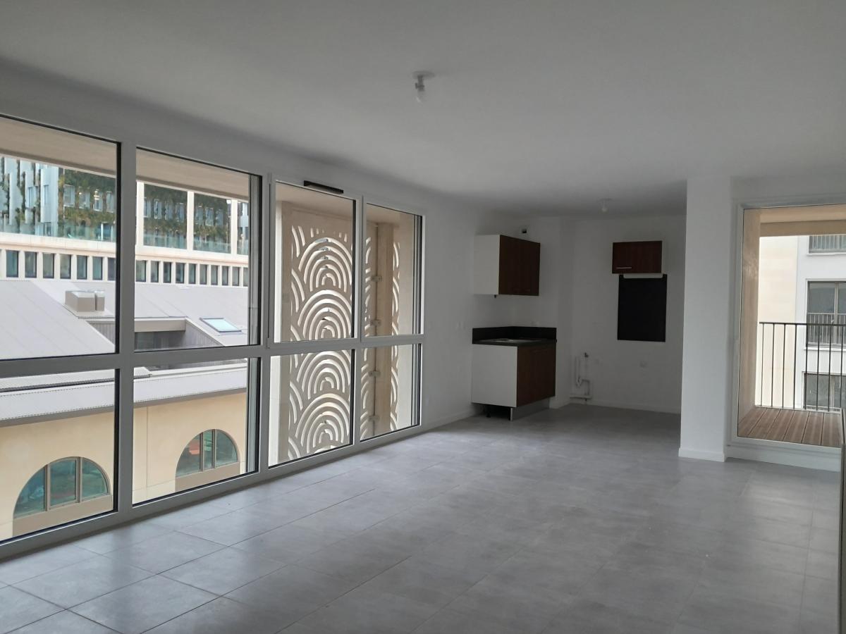 
																																							4 pièces - 
																																						5ème étage - 87m² - 1 032,34 € - Photo #2