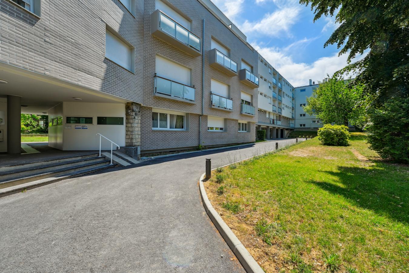 
																																							3 pièces - 
																																						RDC - 59m² - 1 406,51 € - Photo #7