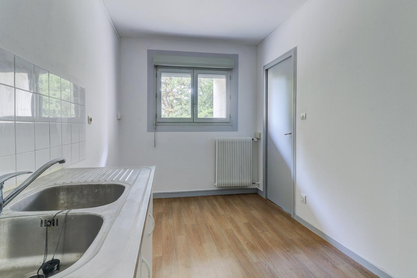 
																																							4 pièces - 
																																						4ème étage - 81m² - 635,75 € - Photo #2