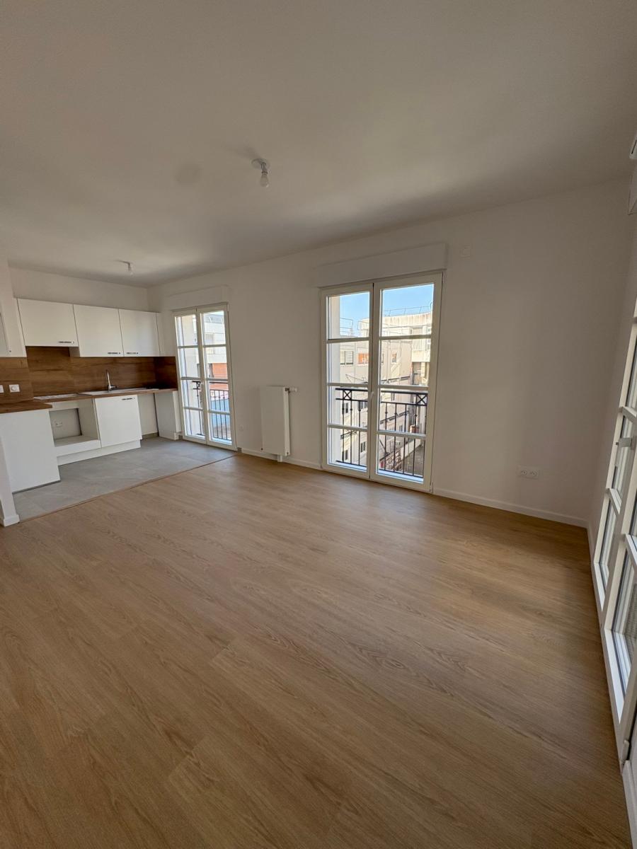 
																																							3 pièces - 
																																						5ème étage - 60m² - 1 280,90 € - Photo #2