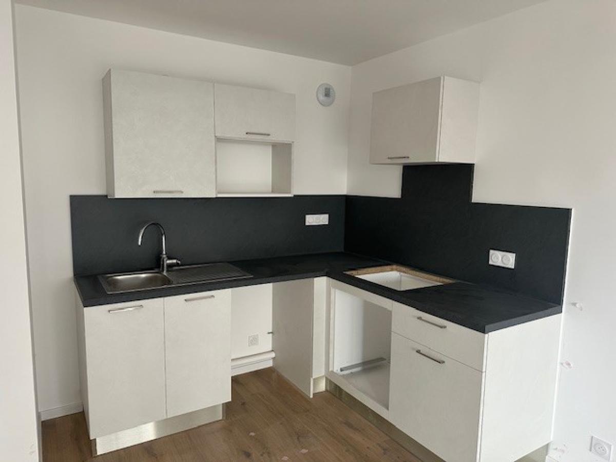 
																																							3 pièces - 
																																						1er étage - 67m² - 913,26 € - Photo #2