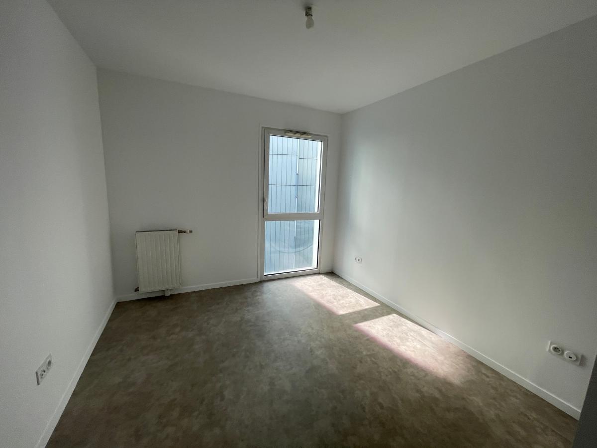 
																			3 pièces - 
																		4ème étage - 72m² - 1 795,67 € - Photo #4