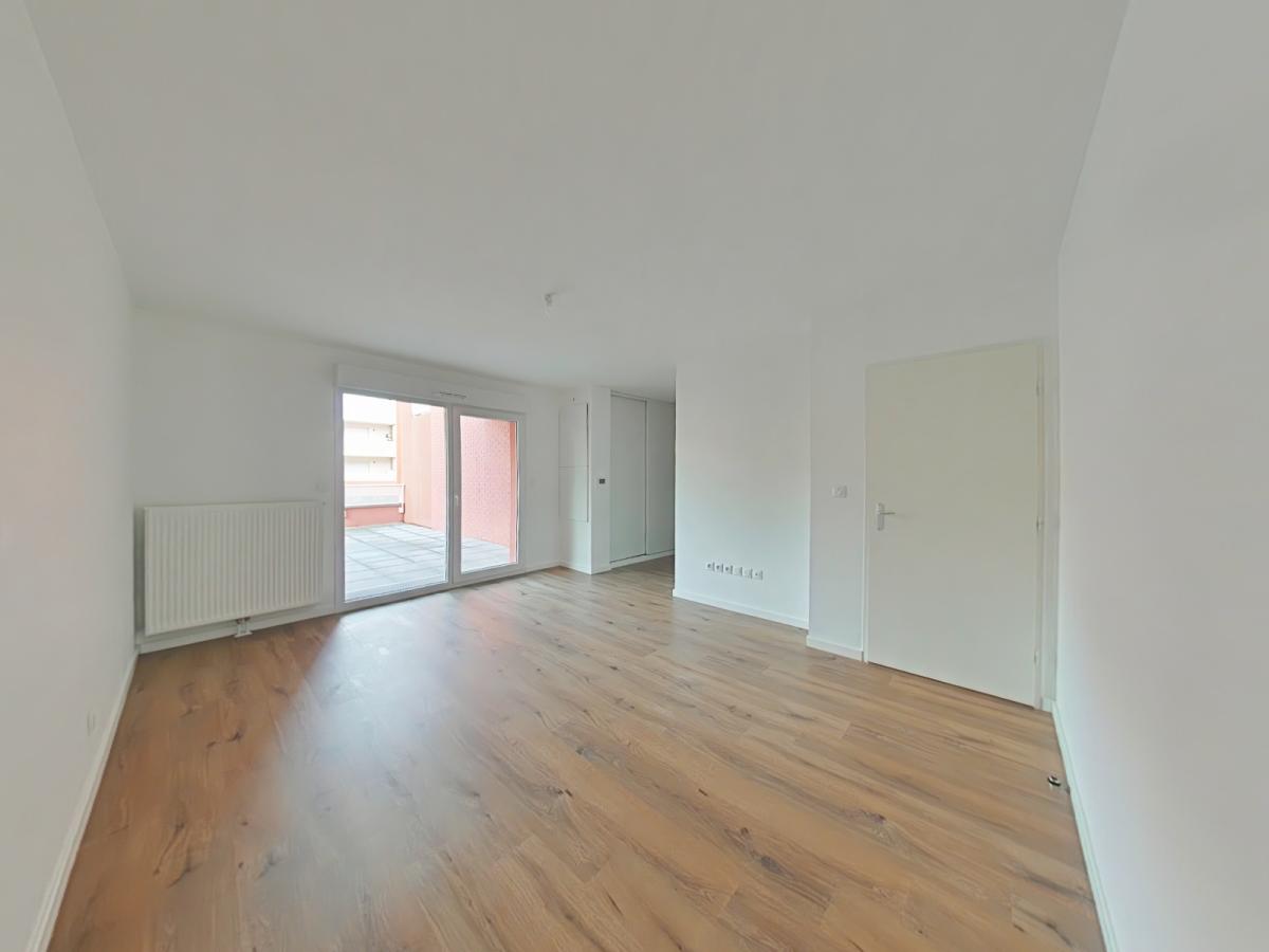 3 pièces - 1er étage - 66m² - 849,51 € - Photo #0