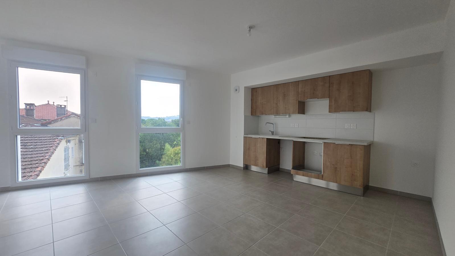 
																																							4 pièces - 
																																						2ème étage - 81m² - 1 127,08 € - Photo #1