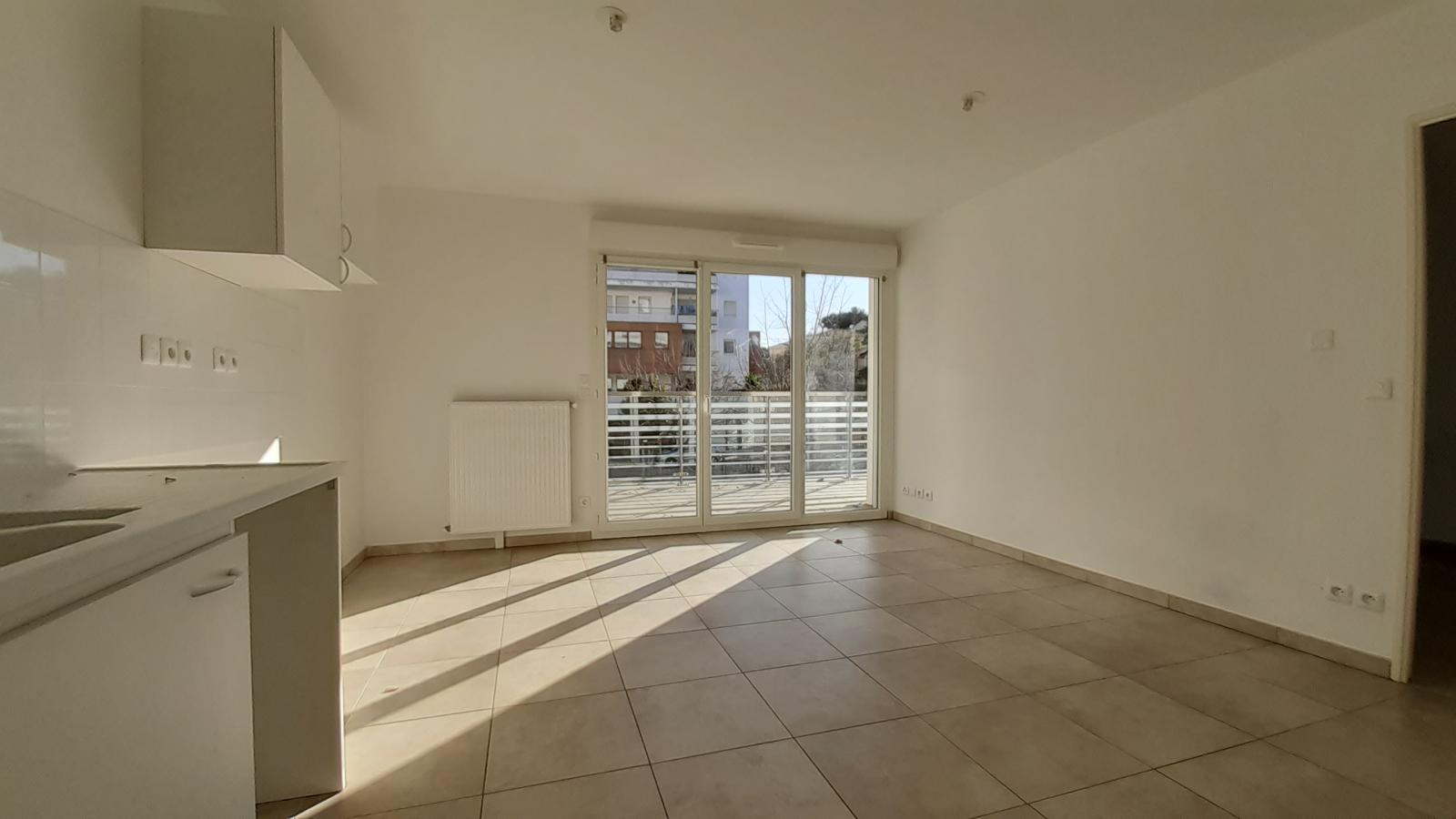 2 pièces - 3ème étage - 37m² - 660,50 € - Photo #0