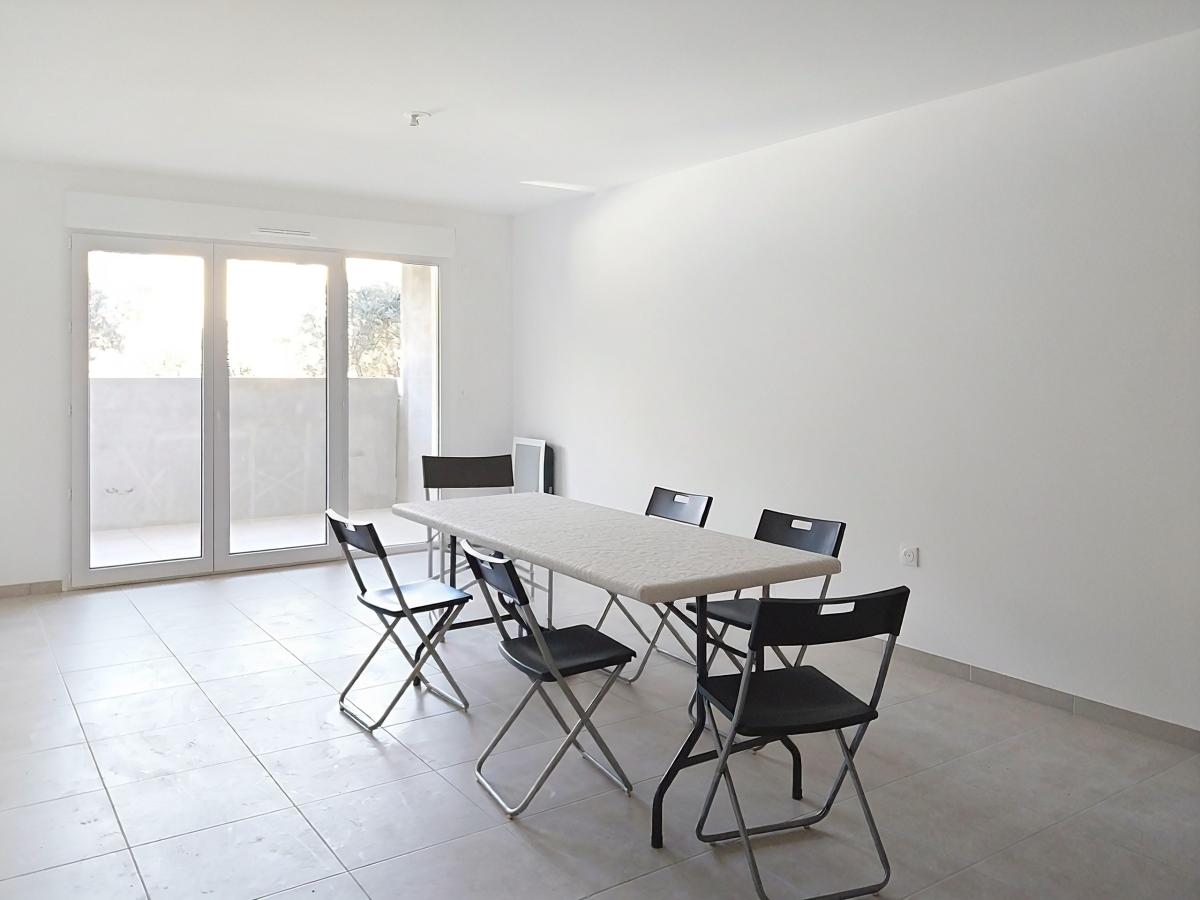
																																							3 pièces - 
																																						RDC - 68m² - 900,53 € - Photo #3