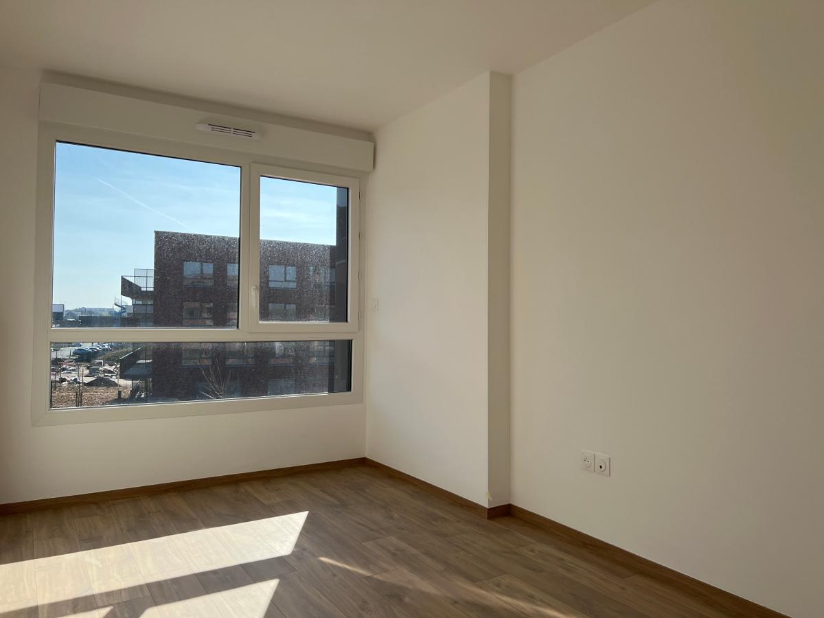
																			4 pièces - 
																		1er étage - 85m² - 1 076,12 € - Photo #4