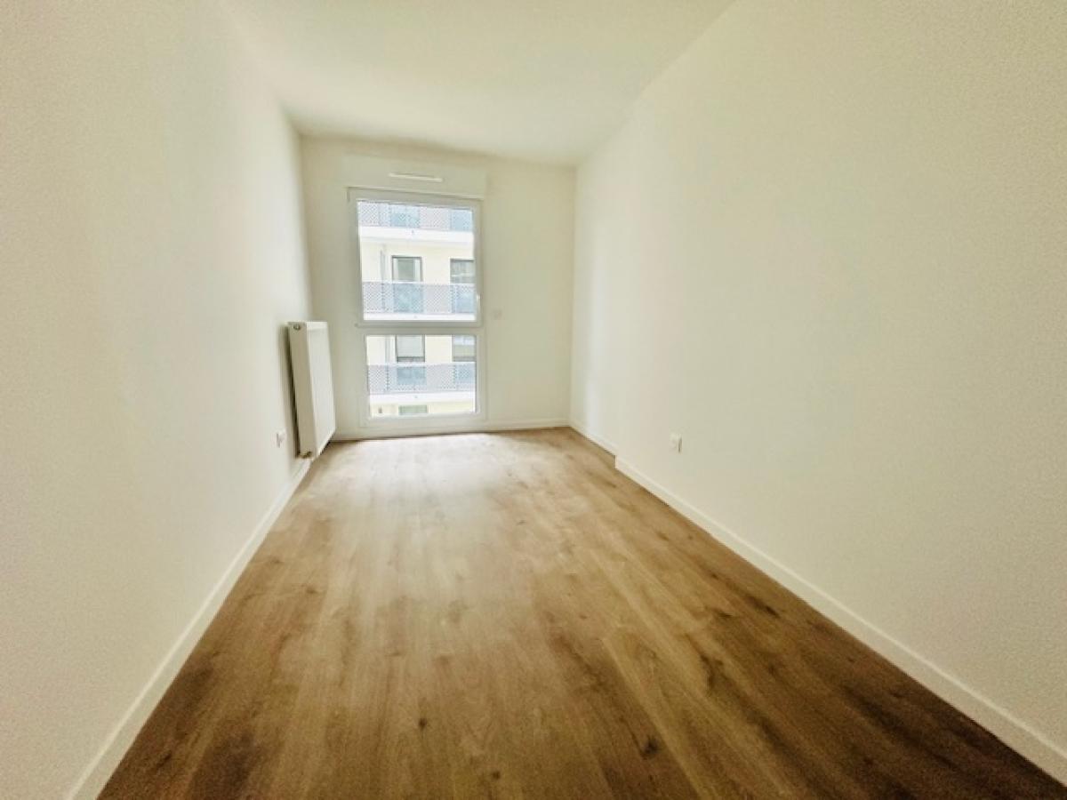 
																																							3 pièces - 
																																						1er étage - 68m² - 1 410,31 € - Photo #2