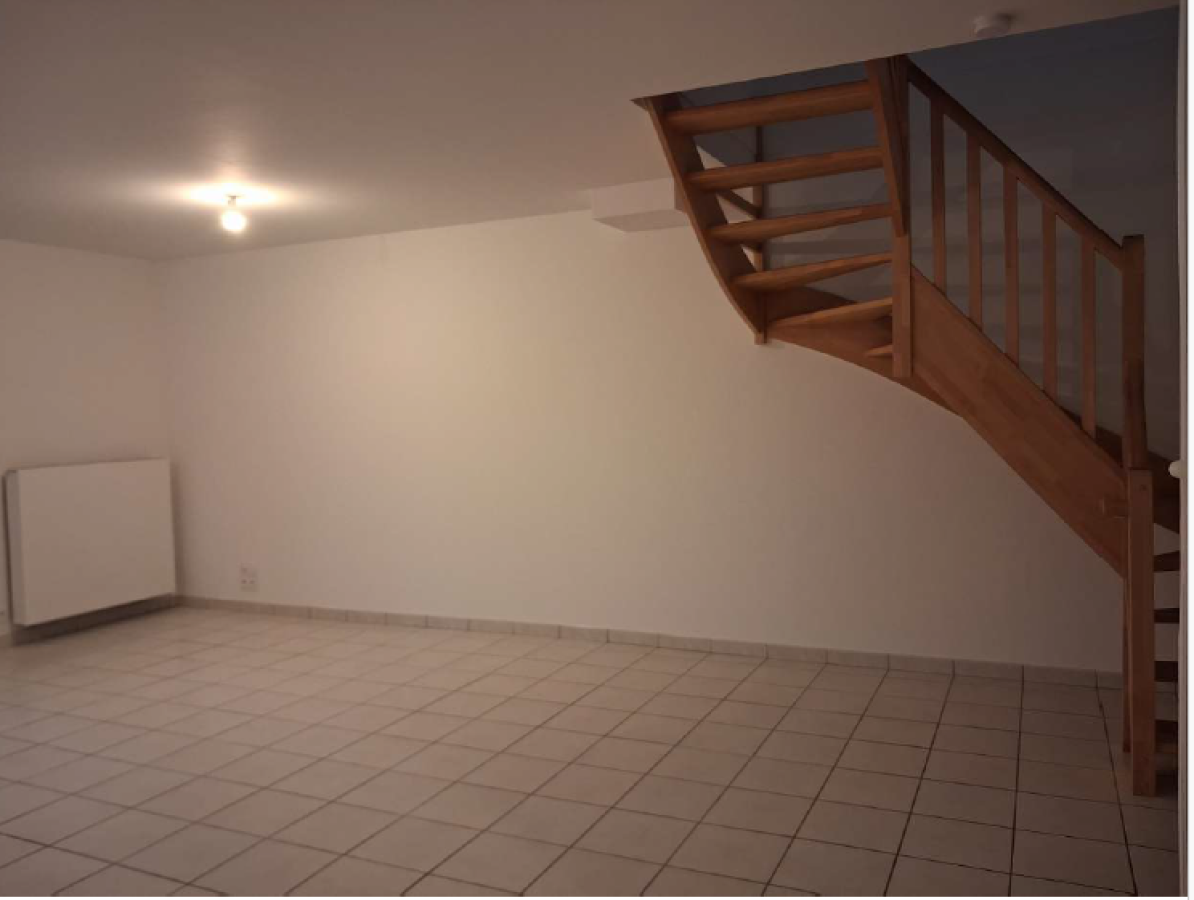 
																																							4 pièces - 
																																						RDC - 91m² - 1 049,98 € - Photo #5
