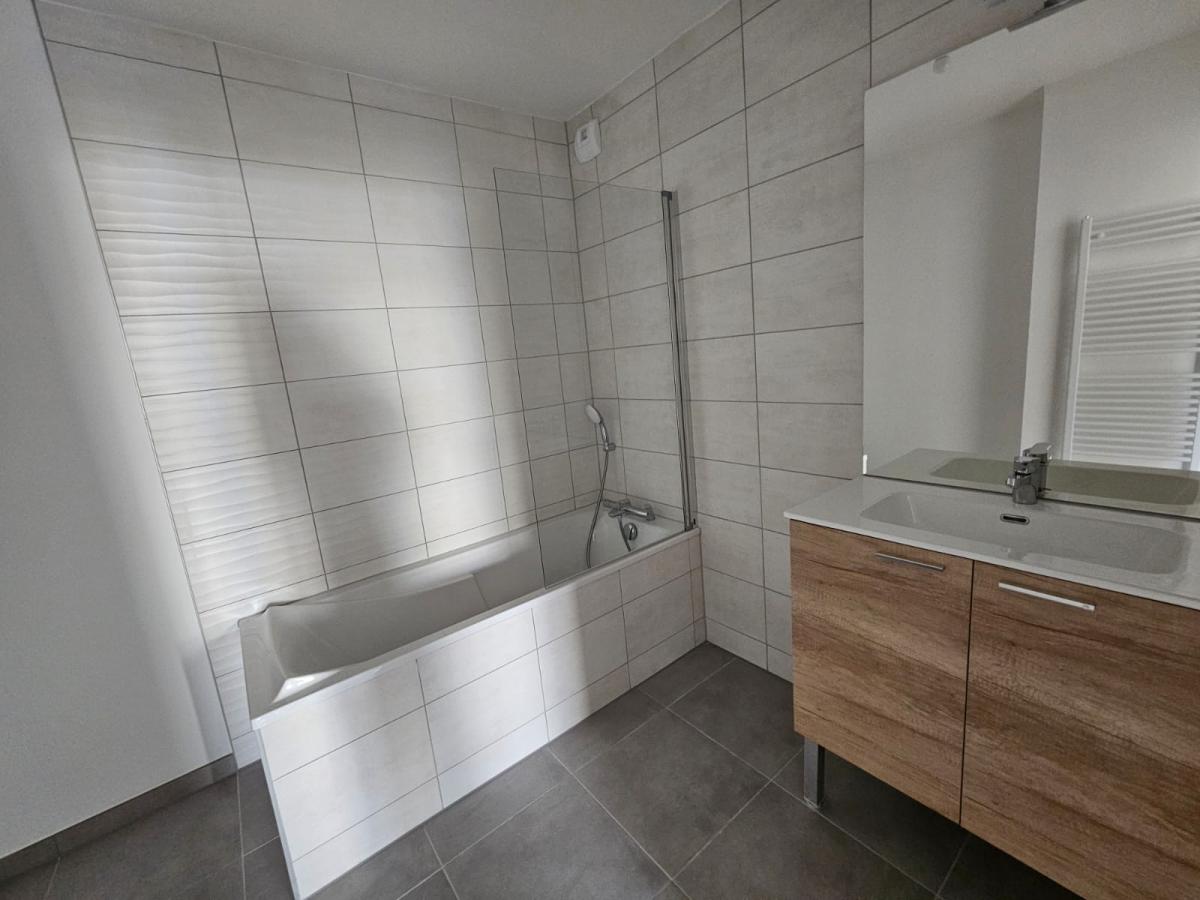 
																			3 pièces - 
																		1er étage - 71m² - 824,92 € - Photo #2