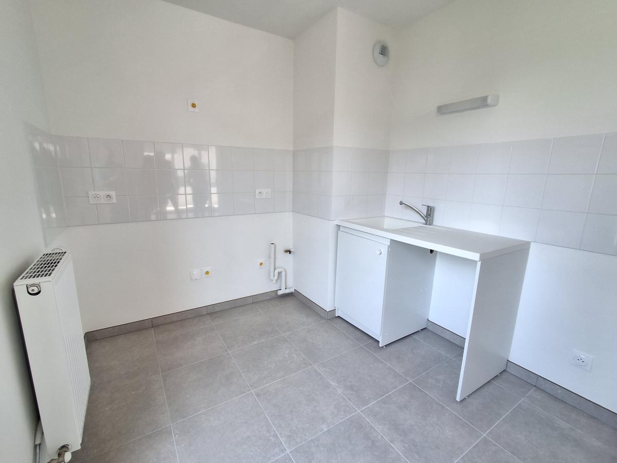 2 pièces - 3ème étage - 42m² - 909,89 € - Photo #0