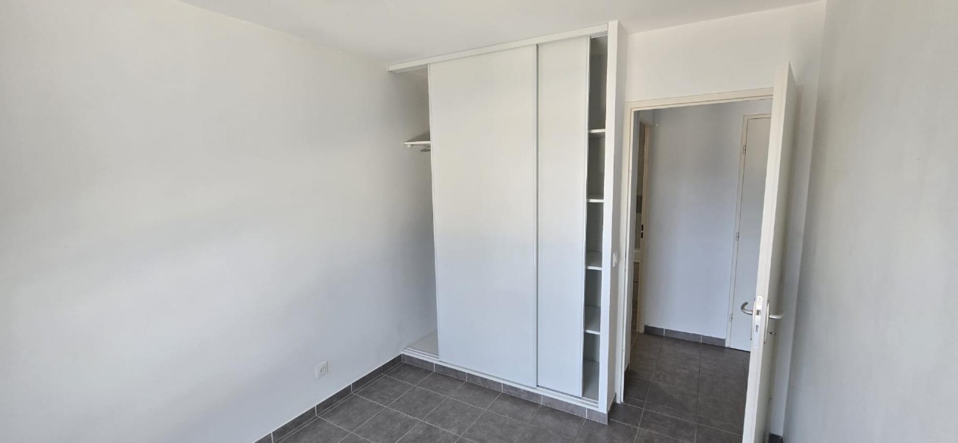 
																			4 pièces - 
																		1er étage - 77m² - 1 009,11 € - Photo #5