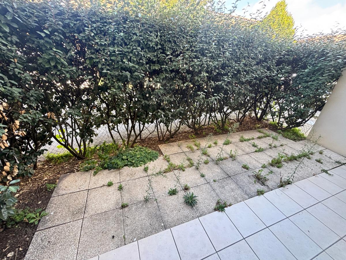 
																																							4 pièces - 
																																						RDC - 82m² - 854,28 € - Photo #1