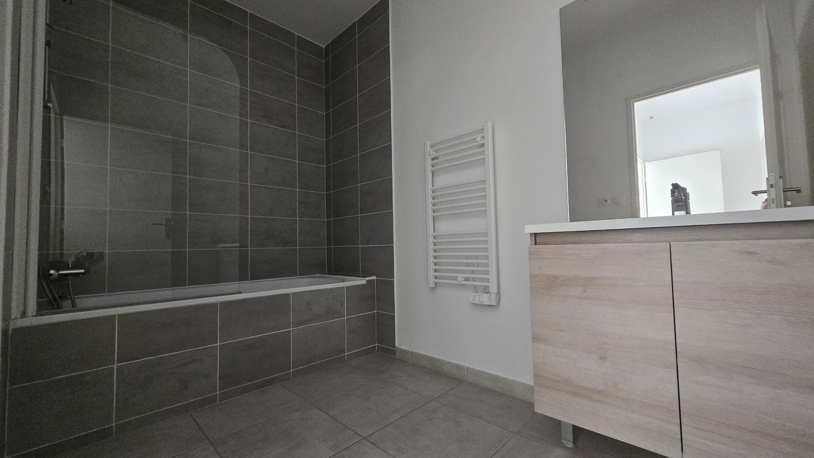 
																																							3 pièces - 
																																						RDC - 66m² - 1 139,32 € - Photo #6