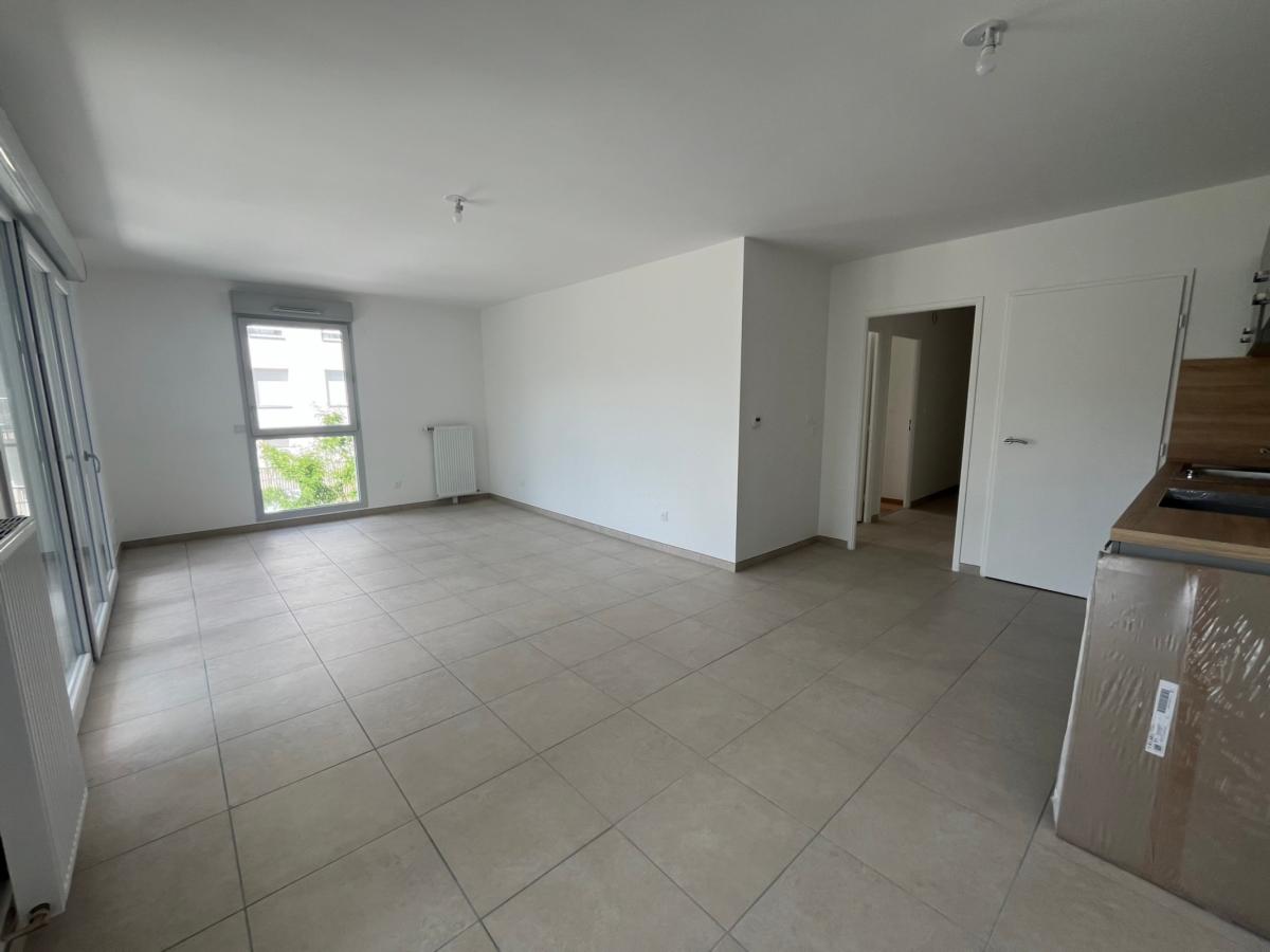 
																																							4 pièces - 
																																						2ème étage - 80m² - 1 034,71 € - Photo #3