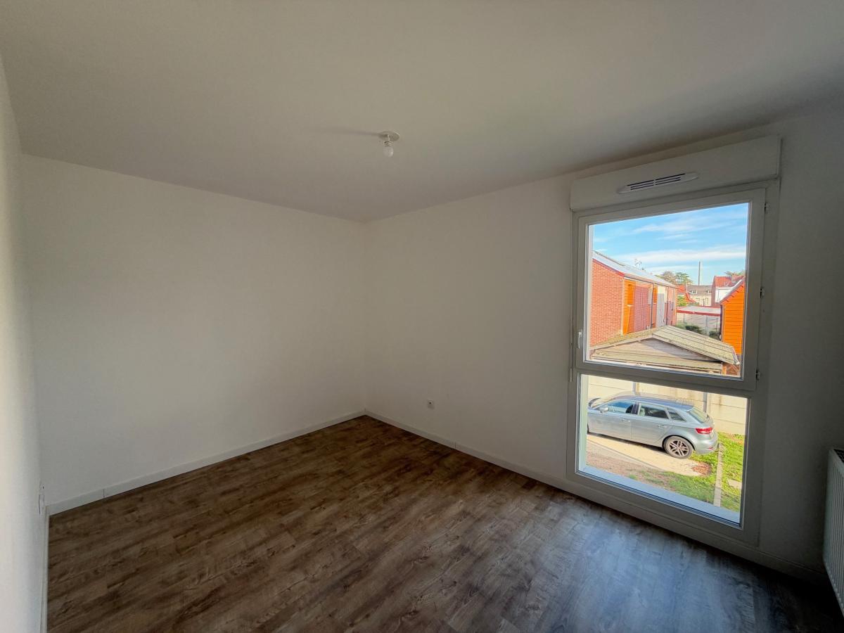 
																																							3 pièces - 
																																						1er étage - 62m² - 819,54 € - Photo #6