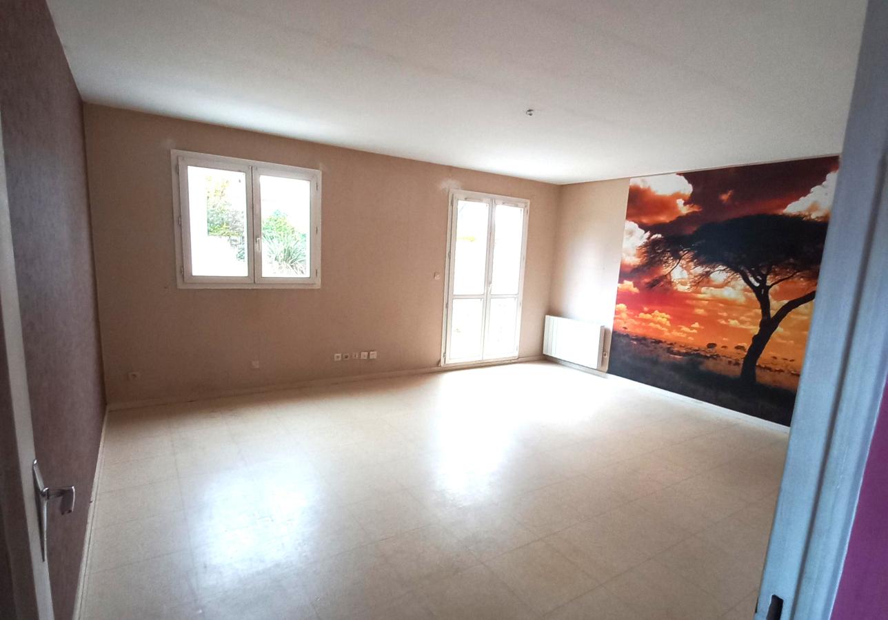
																																							4 pièces - 
																																						RDC 110 000 € - Photo #3
