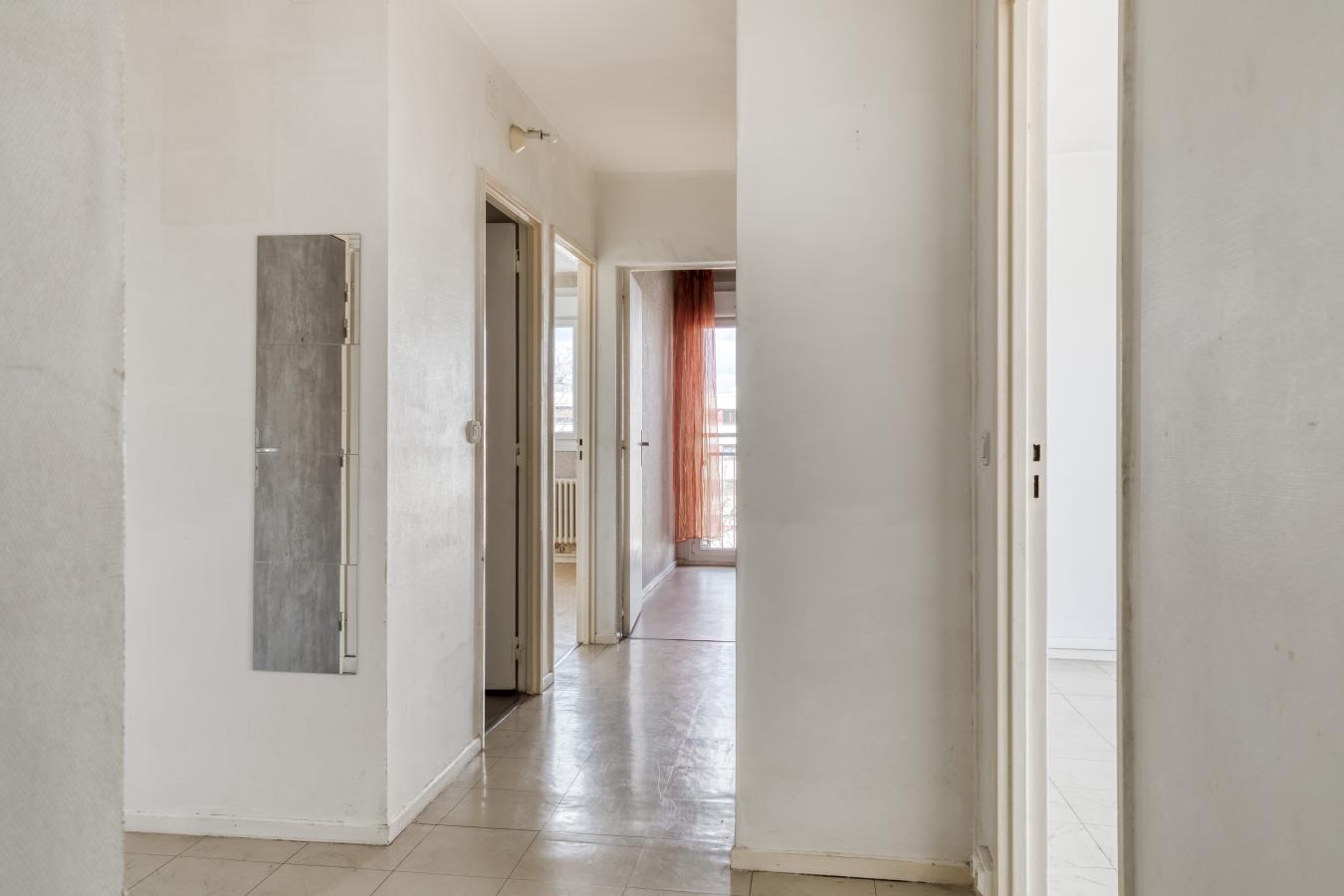 
																																							4 pièces - 
																																						5ème étage - 78m² - 668,64 € - Photo #3