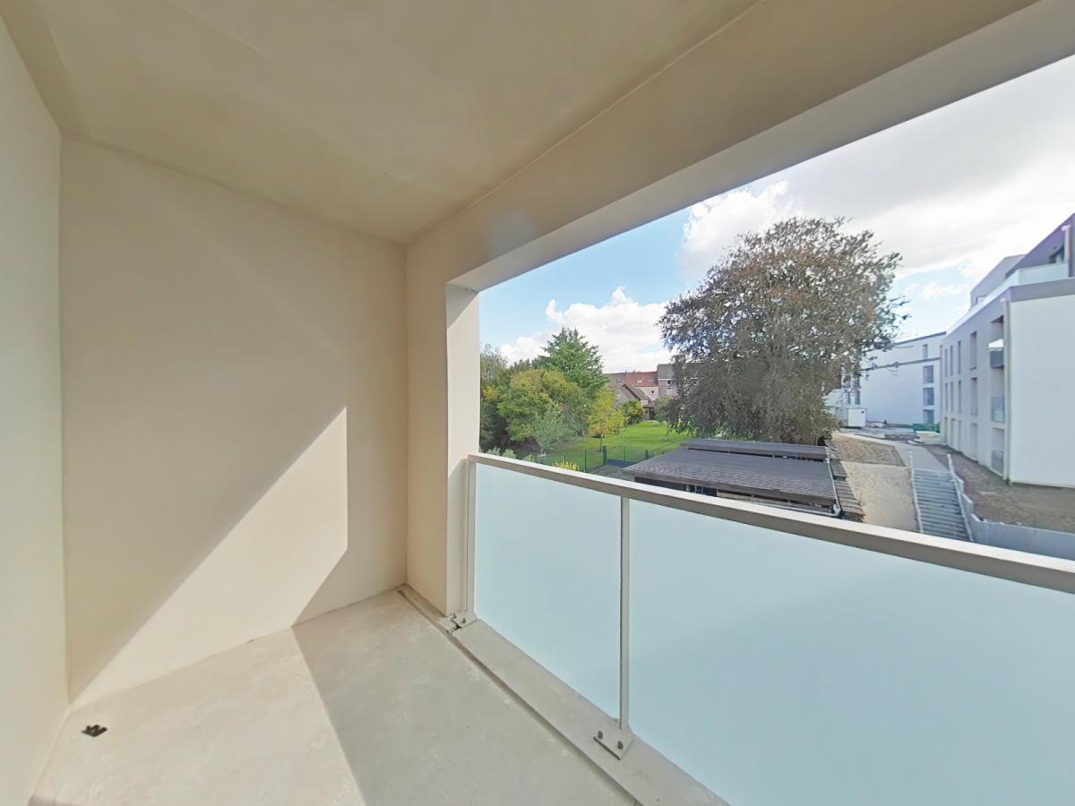 
																																							4 pièces - 
																																						2ème étage - 86m² - 1 104,40 € - Photo #2