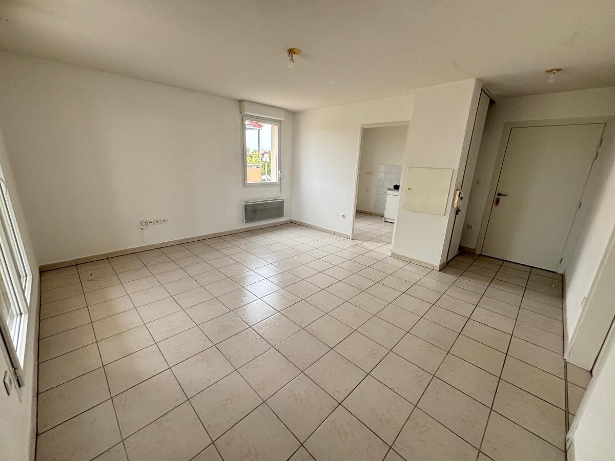 
																																							3 pièces - 
																																						1er étage - 62m² - 746,78 € - Photo #2