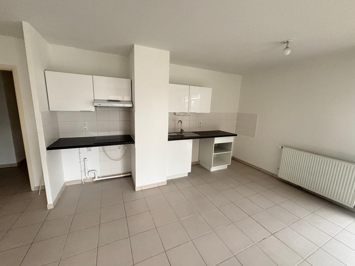 
																			4 pièces - 
																		RDC - 84m² - 1 039,28 € - Photo #3