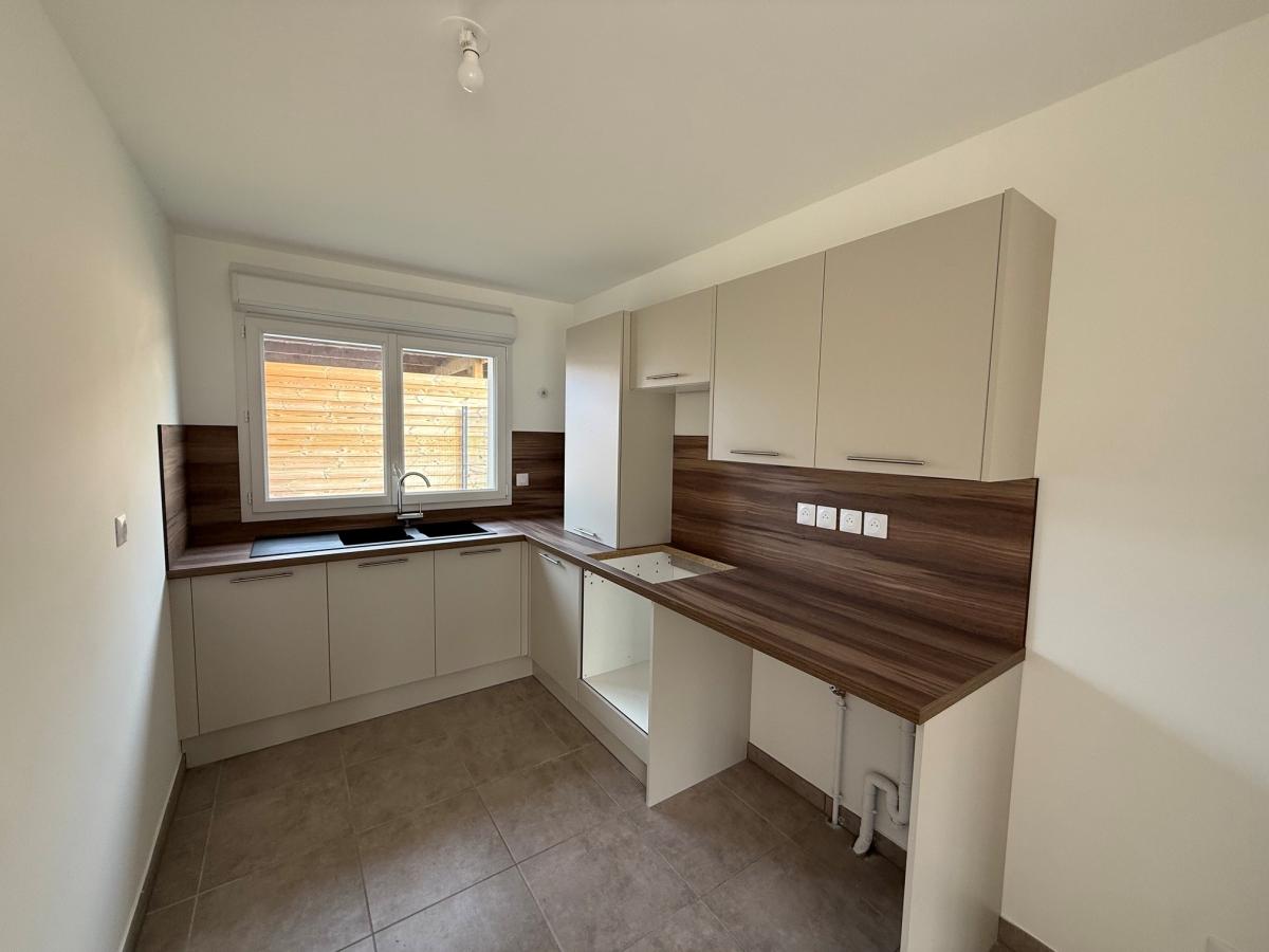 
																																							4 pièces - 
																																						RDC - 85m² - 794,14 € - Photo #2