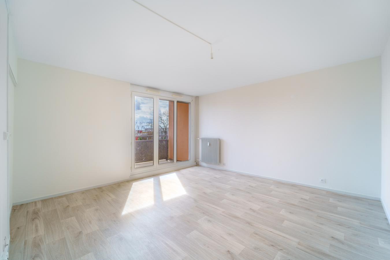 
																																							3 pièces - 
																																						4ème étage - 69m² - 547,40 € - Photo #2