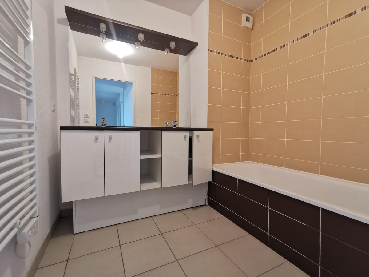 
																																							4 pièces - 
																																						4ème étage - 90m² - 1 224,62 € - Photo #3