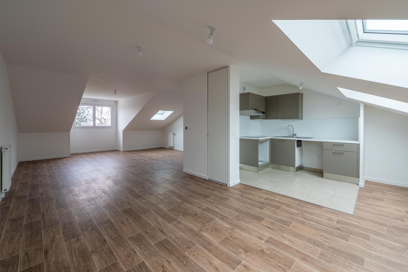 
																																							3 pièces - 
																																						2ème étage - 77m² - 1 197,96 € - Photo #3