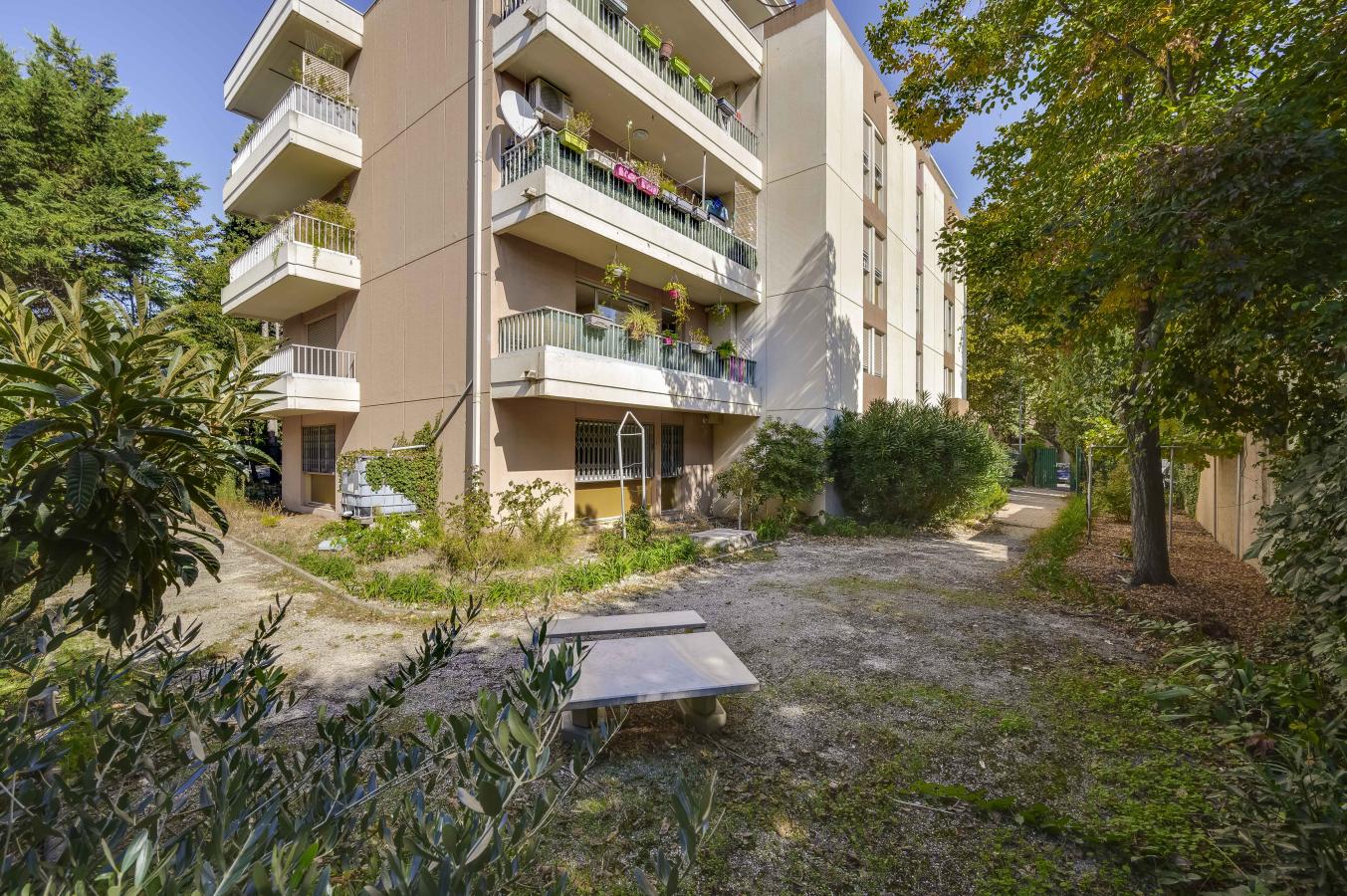 
																																							3 pièces - 
																																						3ème étage - 70m² - 69 000 € - Photo #7