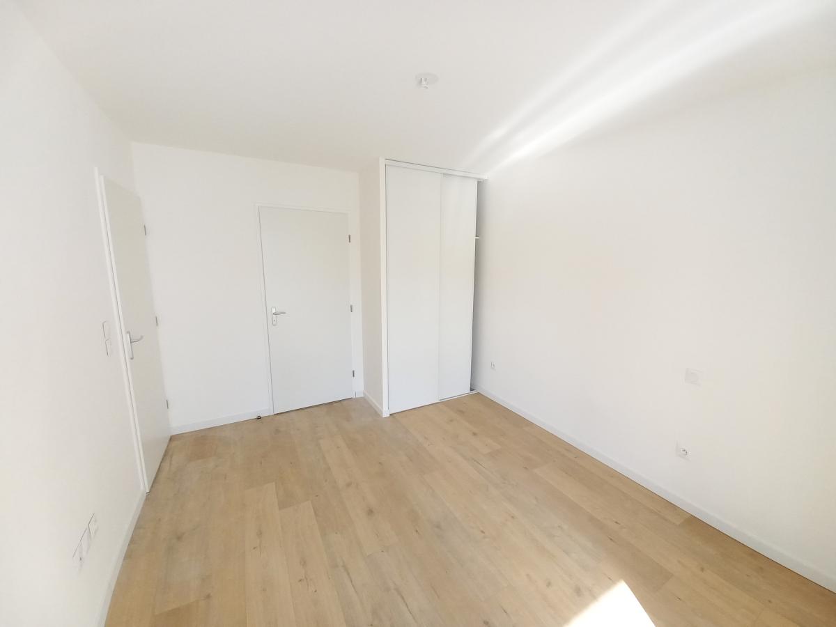 
																																							3 pièces - 
																																						1er étage - 64m² - 817,19 € - Photo #3