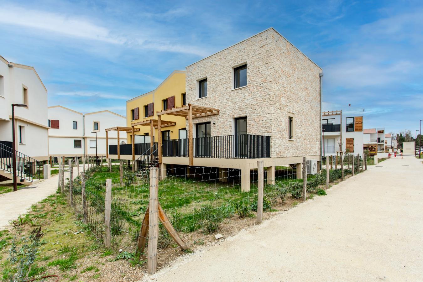 
																																							4 pièces - 
																																						RDC - 79m² - 943,68 € - Photo #5