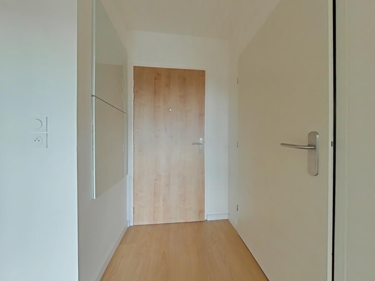 
																																							2 pièces - 
																																						2ème étage - 45m² - 700,05 € - Photo #4