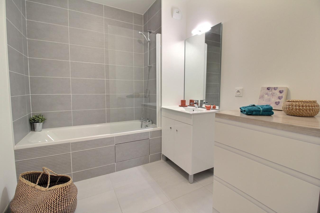 
																																							3 pièces - 
																																						1er étage - 63m² - 1 110,05 € - Photo #7