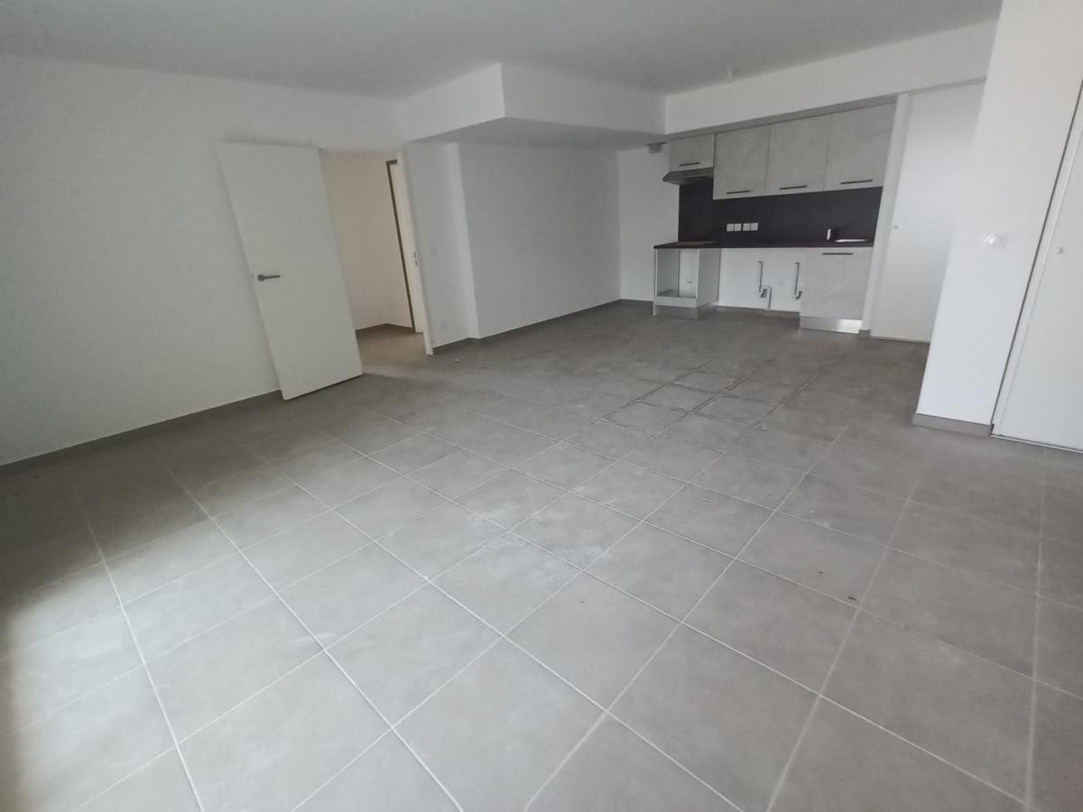 
																																							3 pièces - 
																																						2ème étage - 74m² - 1 296,55 € - Photo #5