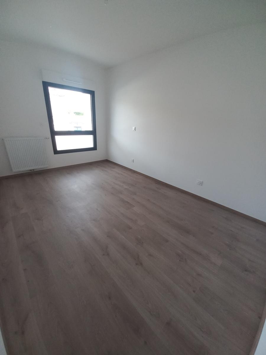 
																																							4 pièces - 
																																						5ème étage - 83m² - 1 085,49 € - Photo #3