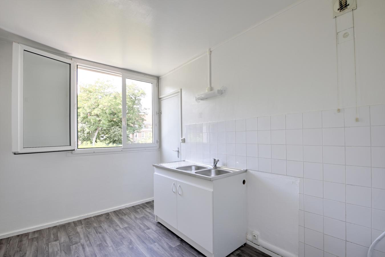 5 pièces - 4ème étage - 79m² - 1 394,74 € - Photo #3