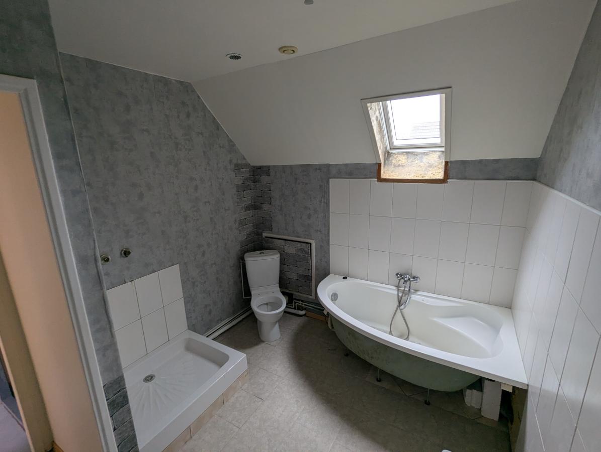 
																																							4 pièces - 
																																						RDC - 76m² - 145 000 € - Photo #1